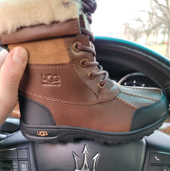 Boys or girls uggs size 13 - Picture 1 of 2